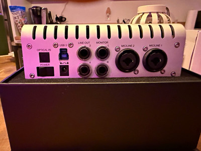 Universal Audio Apollo Twin USB 3.0 UAD-2 DUO Desktop Interface, 2 Mic Hi-Z