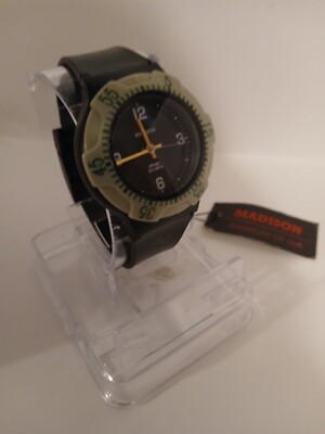 ARMBANDUHR VON MADISON - NEUE BATTERIE - NEUWERTIG - SPORTLICHE OPTIK - UNISEX.
