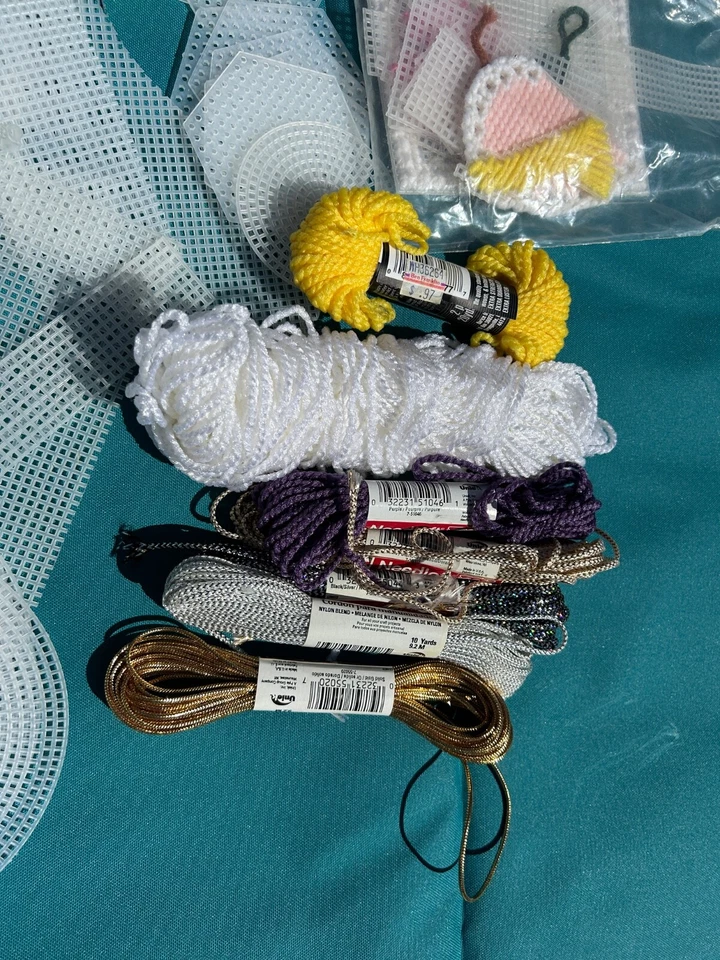 1 gran lote MIXTO formas de lona de plástico 7 malla transparente + colores + redondos + hilos Foto 2 de 4