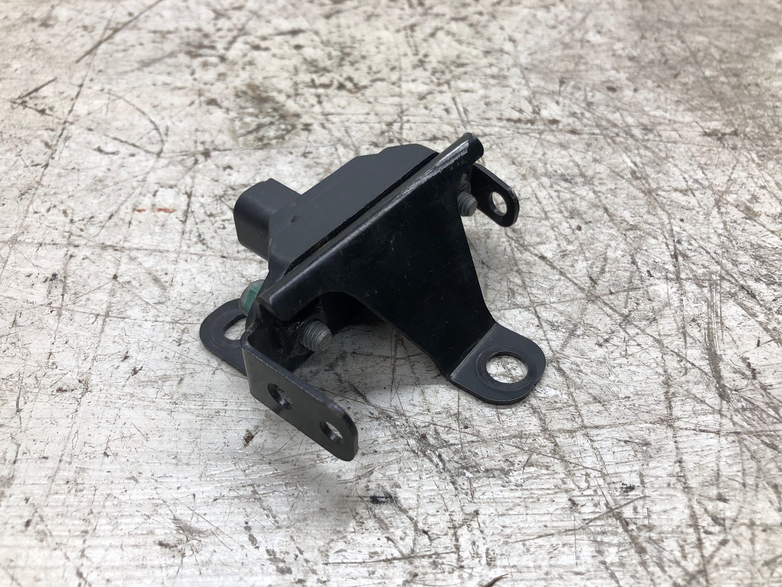 ASTON MARTIN RAPIDE FRONT LEFT BODY ACCELERATOR G FORCE SENSOR 8D33-3C190-AA OEM