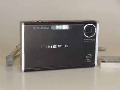 ★美品★FUJIFILM FinePix z1　A023 Rare Compact Fujifilm Finepix Z1 Camera With the Famous Fuji Super