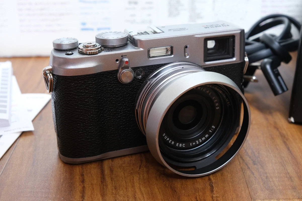 Fujifilm X Series Fujifilm X100S Less than 3x Optical Zoom Digital