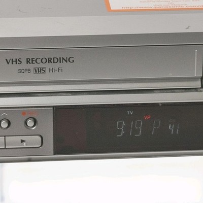 Panasonic　パナソニックVHS/DVDビデオデッキ　DMR-ES30V Panasonic DMR-ES30V VHS DVD Recorder Combo Tested Working No