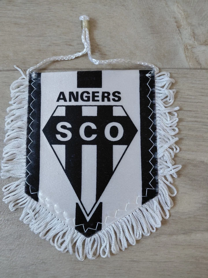 Angers SCO Fanion textile avec franges (blason) blanc noir, avant 2000 - Photo 2/2