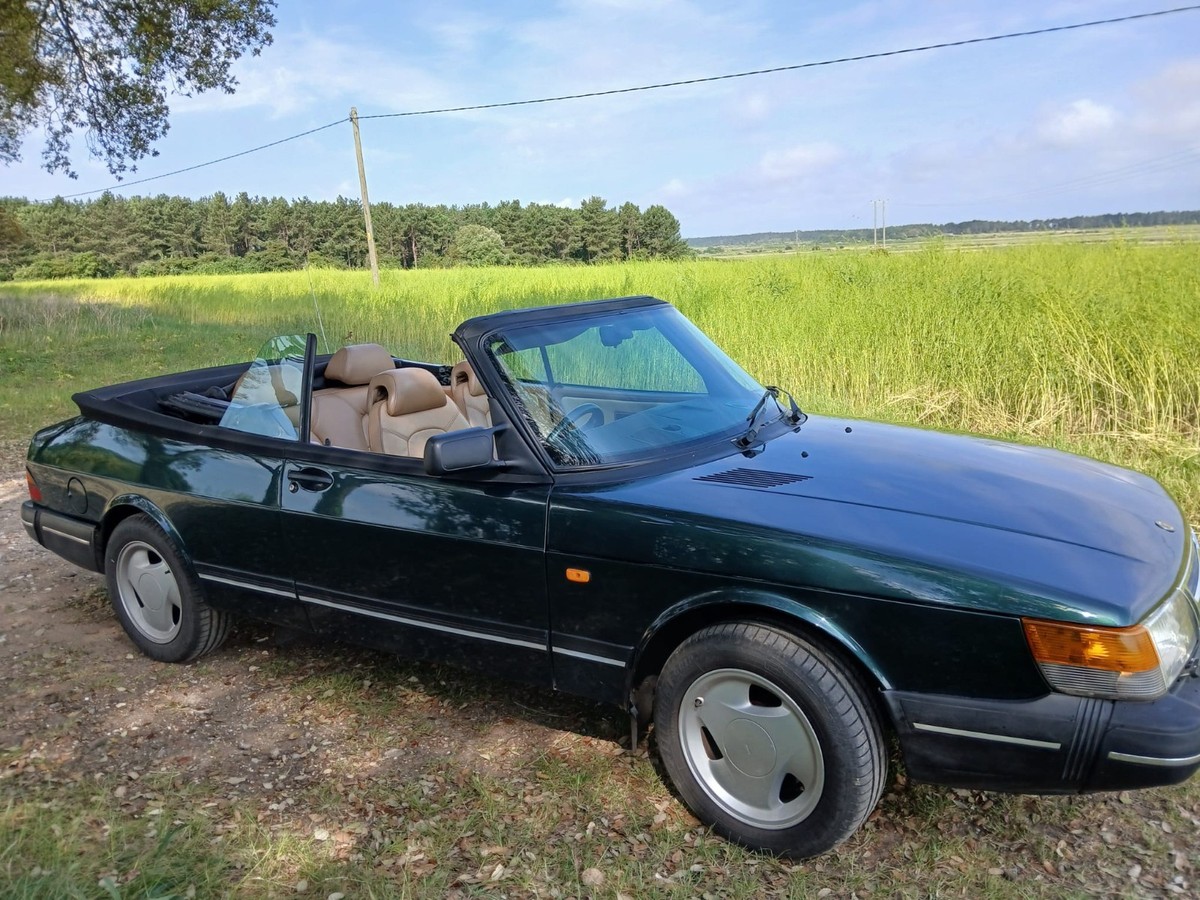 Saab 900