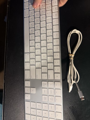 Apple A1843 Wireless Rechargeable Bluetooth Magic Keyboard With Numeric Keypad - 第 3/6 張圖片