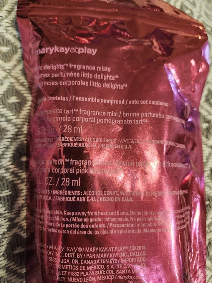 Bruma de fragancia Mary Kay AT Play - Tarta de granada y macarrón rosa 0,9 oz cada una  Foto 2 de 2