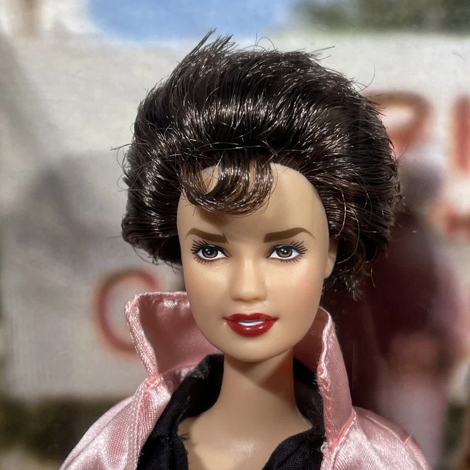 Barbie Grease Rizzo Doll Pink Ladies 30 Years 2007 Mattel - Image 2 of 4