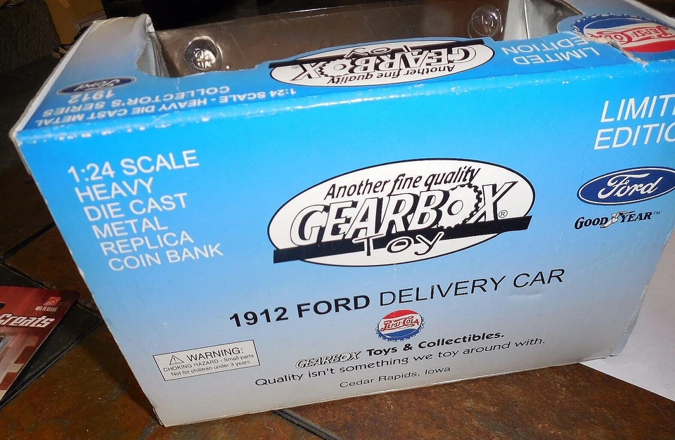 1/24 Scale Gearbox Toy Coin Bank 1912 Ford Pepsi Cola Delivery Truck  & Box - Image 3 of 3
