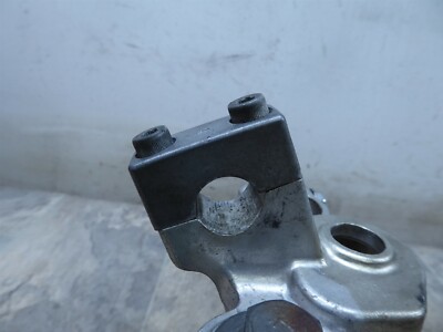 1985 Kawasaki ZN1100 LTD K166-1. triple tree steering stem clamp
