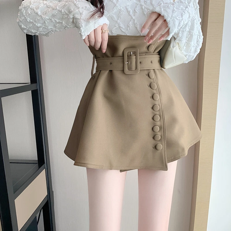 Black strap top buttons skirt
