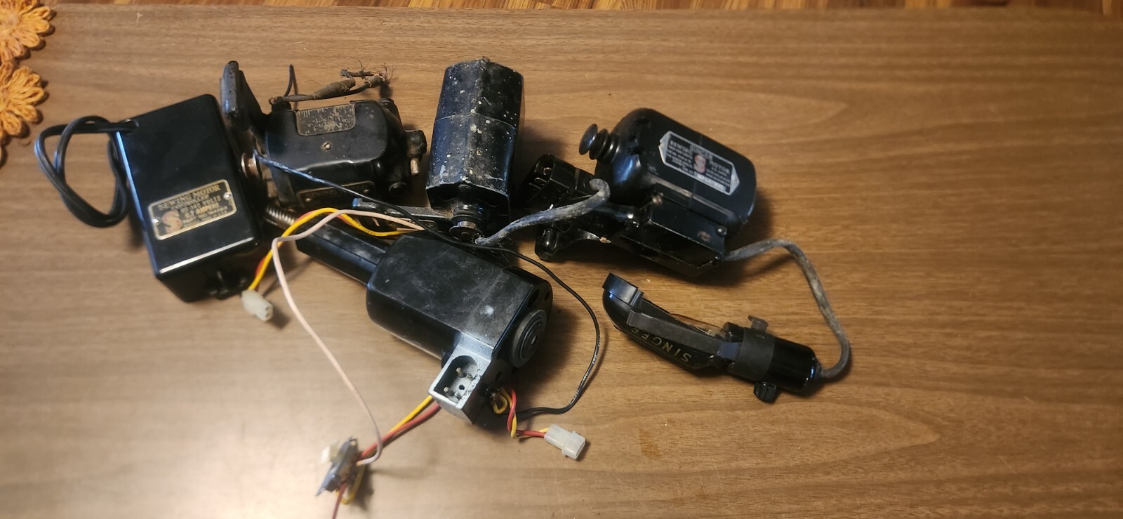 Vintage SINGER Sewing Machine Motor Motors   Parts Or Repair Lot Untested