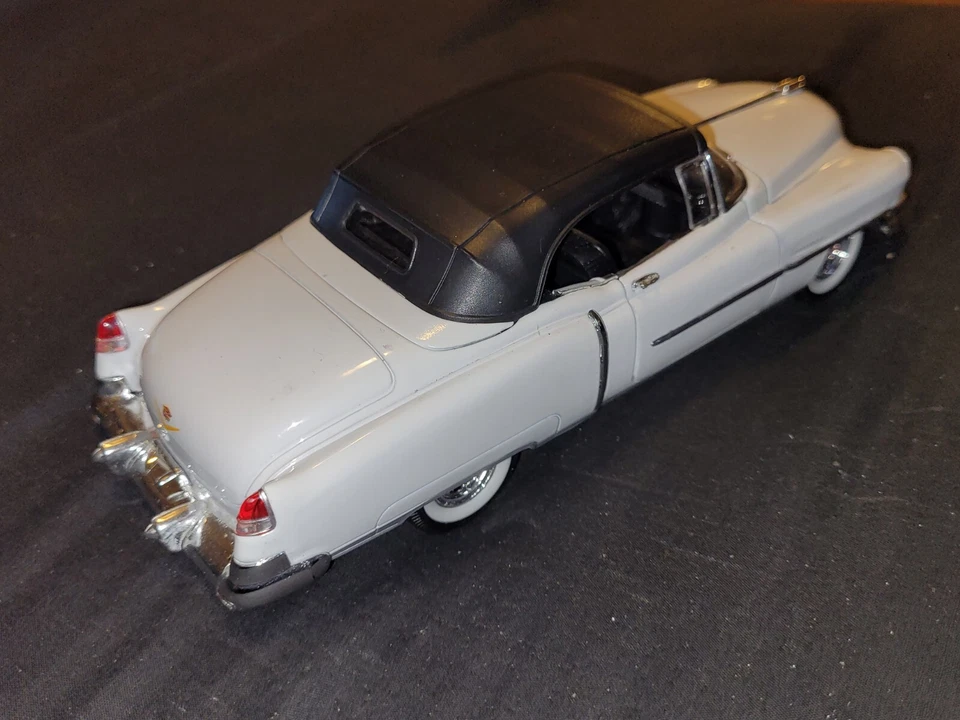 Welly 1:24 1953 Cadillac Eldorado - Изображение 2 из 4