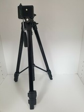 VICTORY PROFFESSIONAL LIGHT WEIGHT ALUMINUM TRIPOD BLACK WITH CARRY BAG