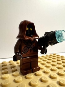 LEGO Star Wars Jawa Straps Minifigure w/ Blaster &ndash; Fits 75059 75097 75136