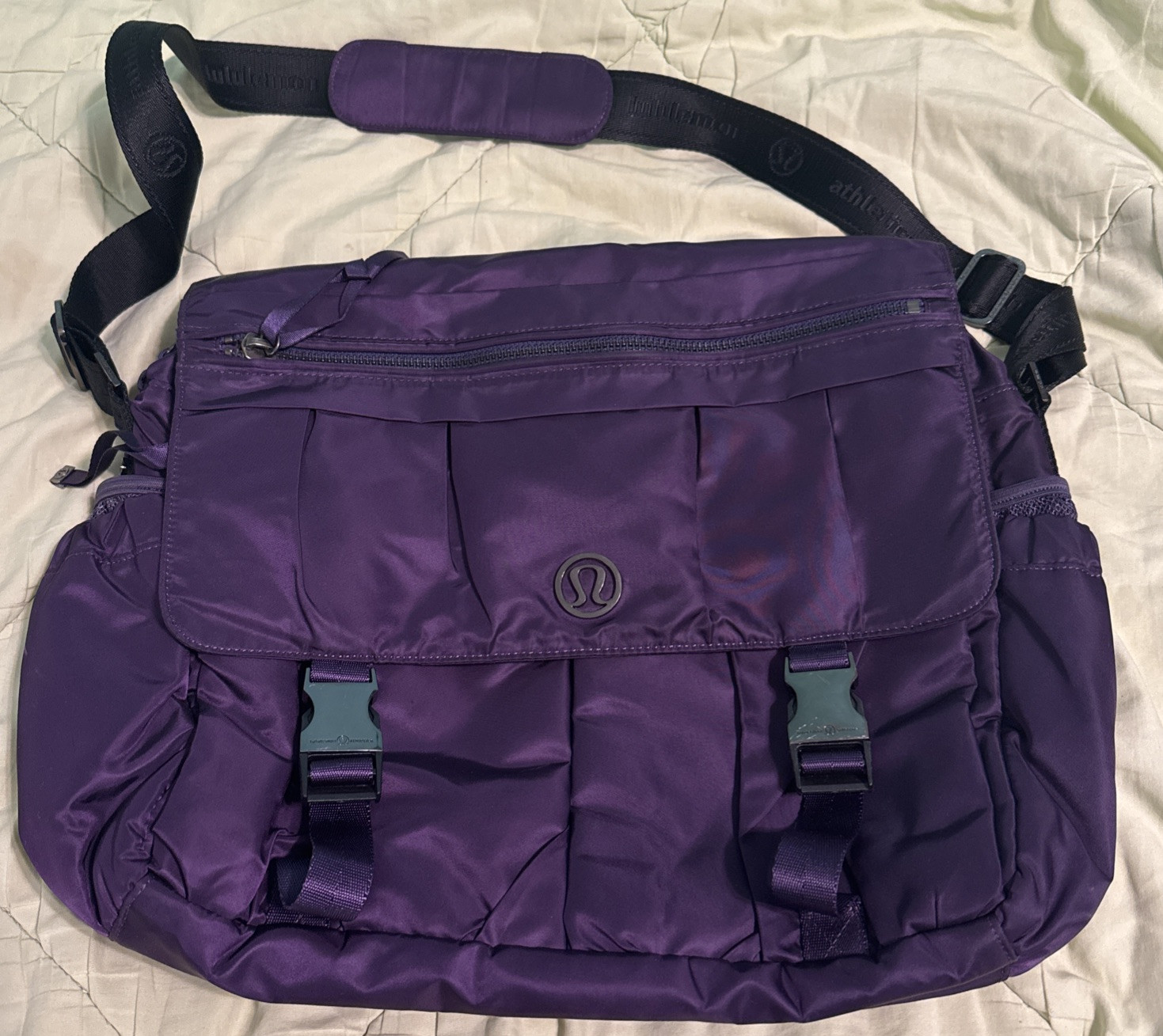 Lulmon Large Commuter Gym Bag with Laptop Pocket Crossbody Messenger Flap Plum Excellent Condition  