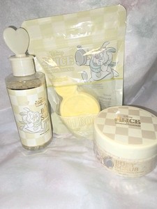 Disney Alice In Wonderland White Rabbit Bath SaltsBody Scrub & bath bomb 3pc Set