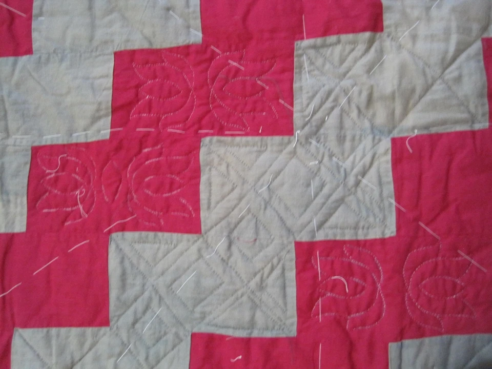 ZIG ZAG Quilt Partially Completed Basted Stitch 68 1/2 X 79"  Gray Green and Red - Image 3 of 4