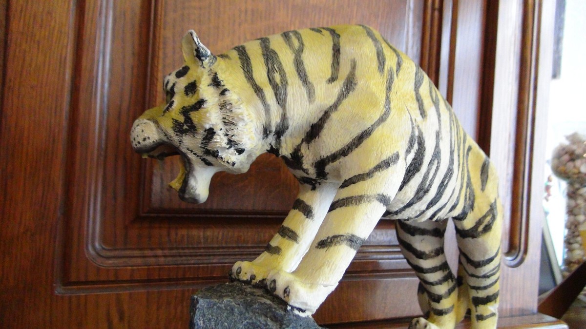 HEBBES Porte-Bouteilles Résine endormie Tigre Blanc Porte