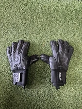 Elite Black Solo GoalKeeper Gloves - Black