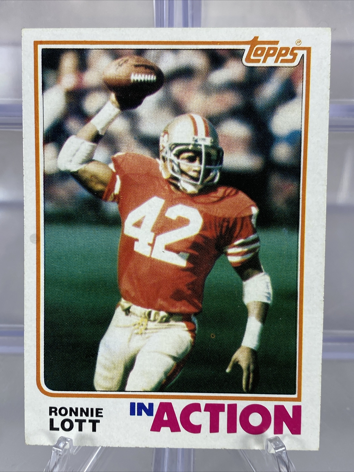 1982 Topps RONNIE LOTT In Action Rookie Card #487 San Francisco 49ers HOF RC