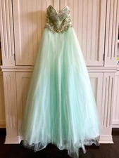 Prom dress made by Alyce Designs Size 0