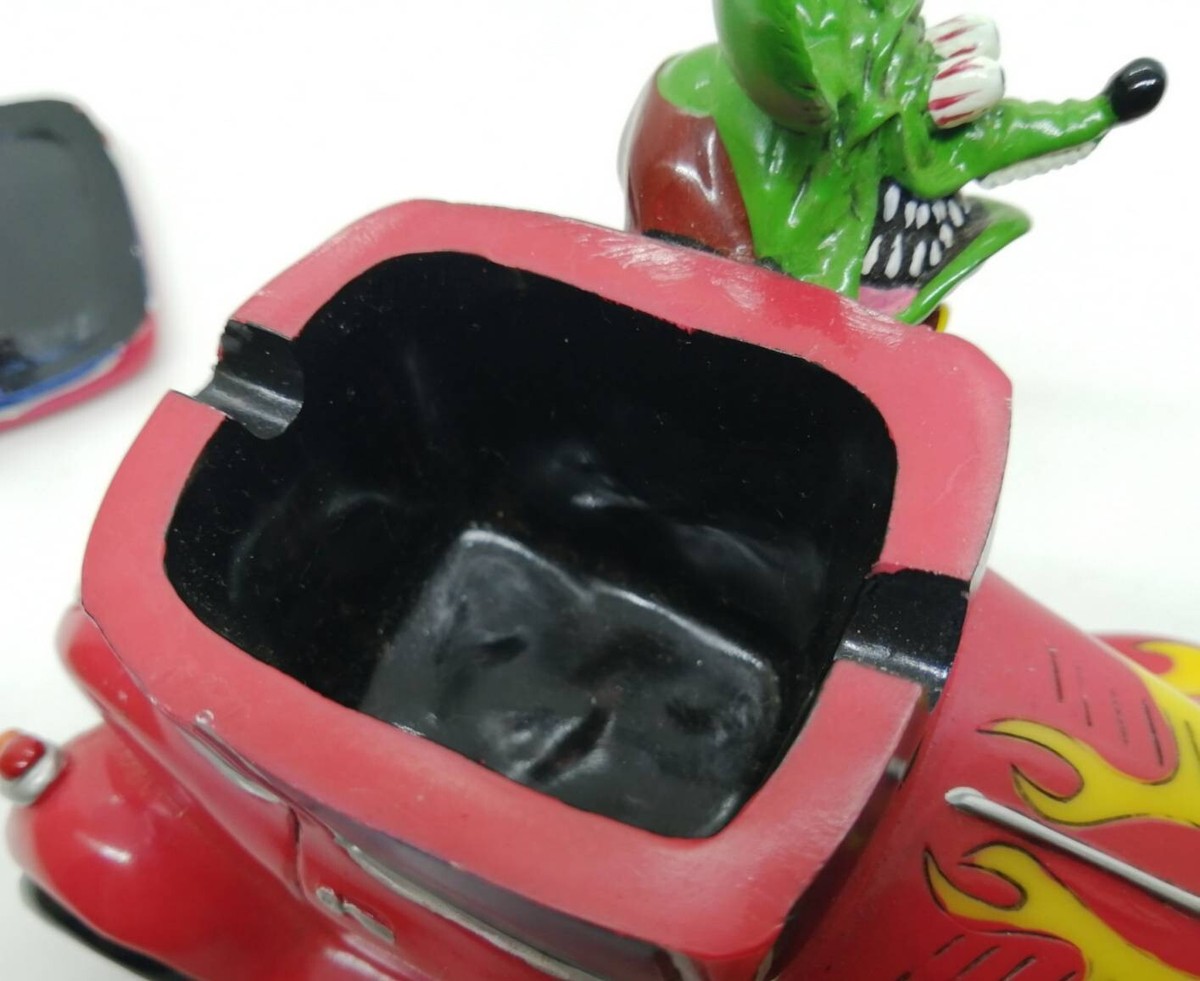 Rat Fink Ashtray Figure Mini Car Red Figure Resin Green Monster