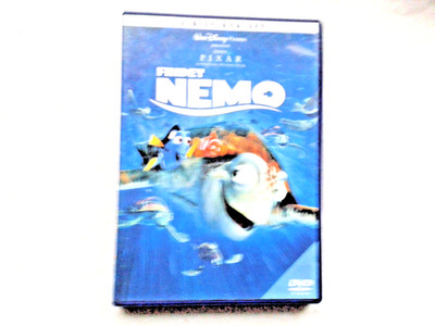 2 DVDs  Findet Nemo  TOP ZUSTAND    B8