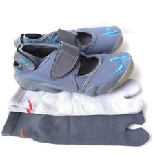 Vintage Nike Air Rift Blue Split Toe Trainers & x2 Official Socks - UK Size 9