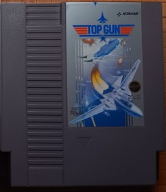 Sistema de entretenimiento Top Gun Nintendo NES completo en caja original