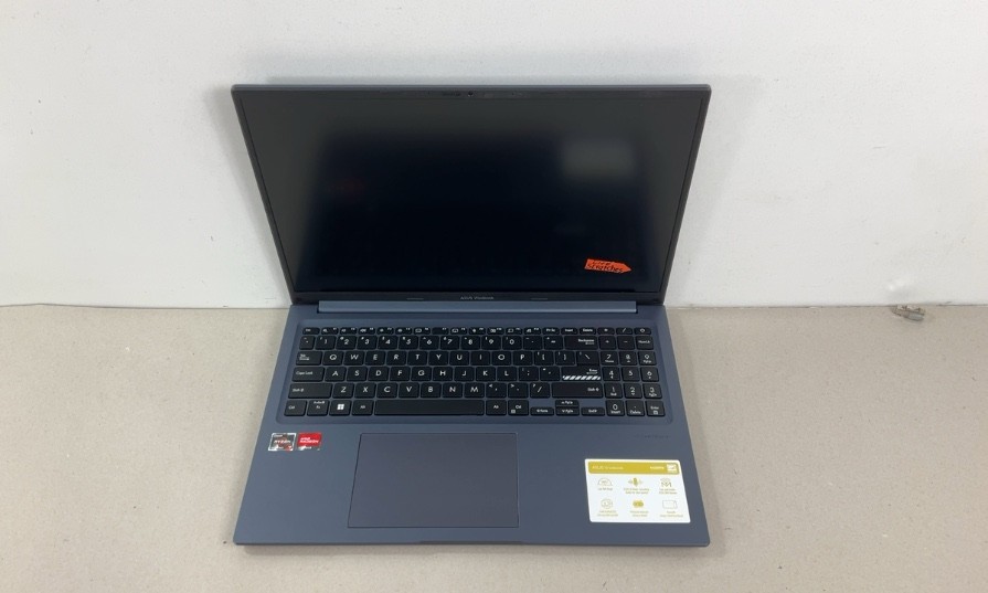 ASUS VivoBook M1603QA Laptop with AMD Ryzen 7 5800HS 16GB RAM 256GB SSD No OS