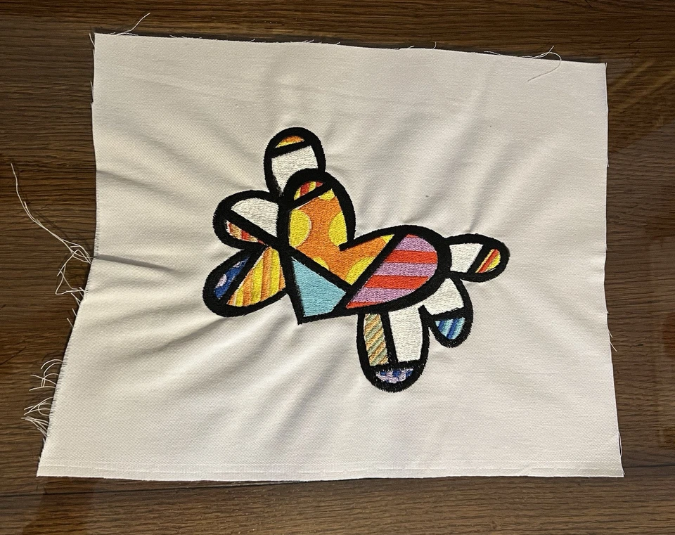 Parche bordado Romero Britto Flying Heart Contem Pop Art. Sin marco Foto 2 de 3