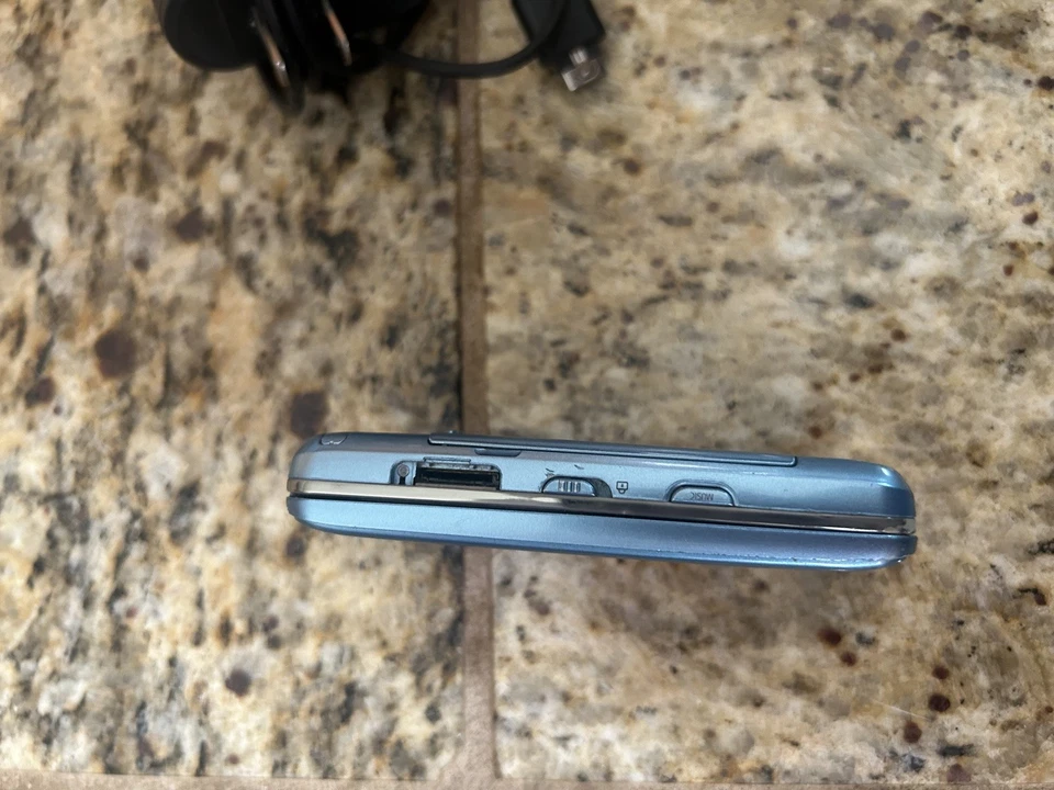 Teléfono deslizante LG Chocolate Ice Blue (Verizon) muy raro - incluido Foto 2 de 4