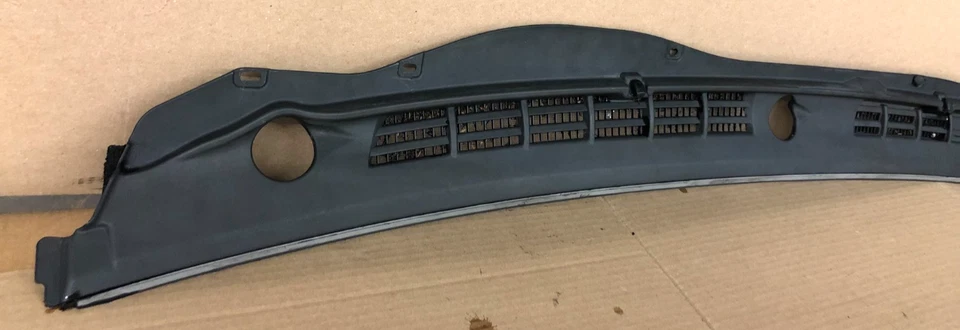 2006 雪佛兰科罗拉多挡风玻璃雨刮器罩模制 2004-2012 — 第 3/4 张图片