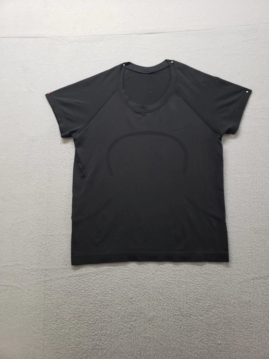 【新品未使用】ルルレモン　Swiftly Tech 4 LULULEMON SWIFTLY TECH SHORT SLEEVE 2.0 RACE SONIC PINK~SIZE 6