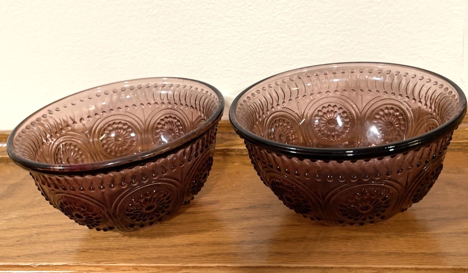 Набор из 2 стеклянных чаш The Pioneer Woman Adeline 5 дюймов слива фиолетовый аметист тиснение - Изображение 4 из 4