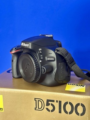 Nikon D5100 DSLR Kamera Body/Gehäuse mit OVP, Tasche, Trageriemen, 32GB SDHC