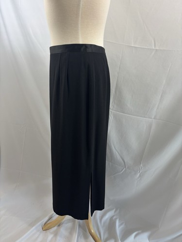 Kasper Tuxedo Styled Black 2 piece Skirt Suit with Satin Lapels and Trim, Sz 14 - Bild 11 von 13
