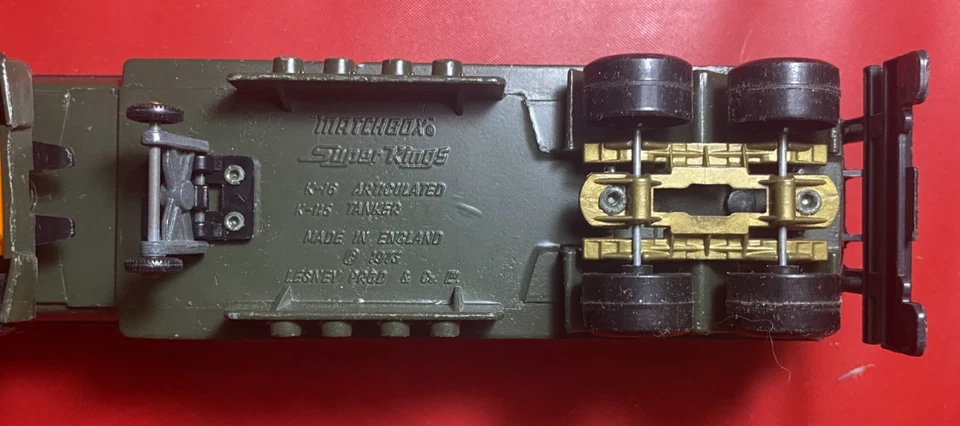 MATCHBOX LESNEY SuperKings Modellino K-16/115 FORD ARTICULATED TANKER ARMY (1973 - Immagine 3 di 4