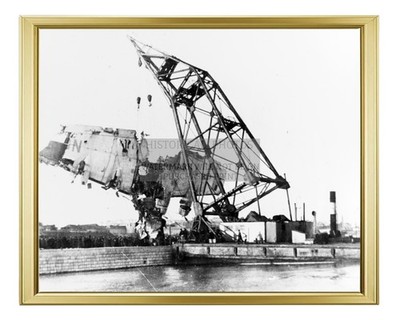 FLOATING CRANE SALVAGING BOEING 314 LISBON PORTUGAL 1943 8X10 GOLD FRAMED PHOTO