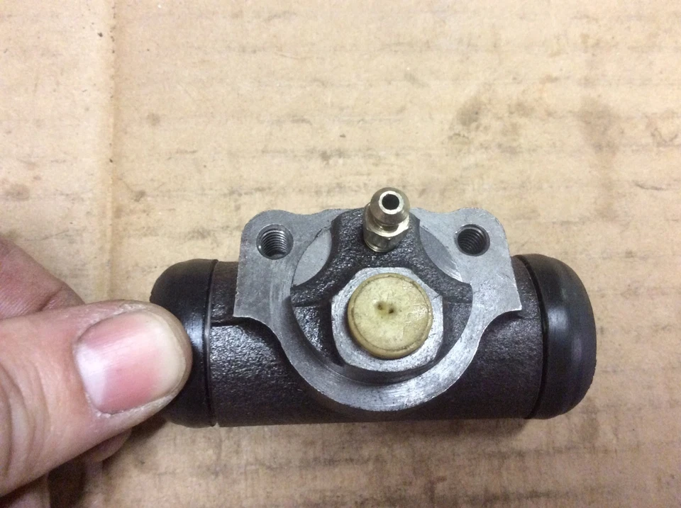 NEW ARI 84-32010 Drum Brake Wheel Cylinder Rear - Image 4 of 4