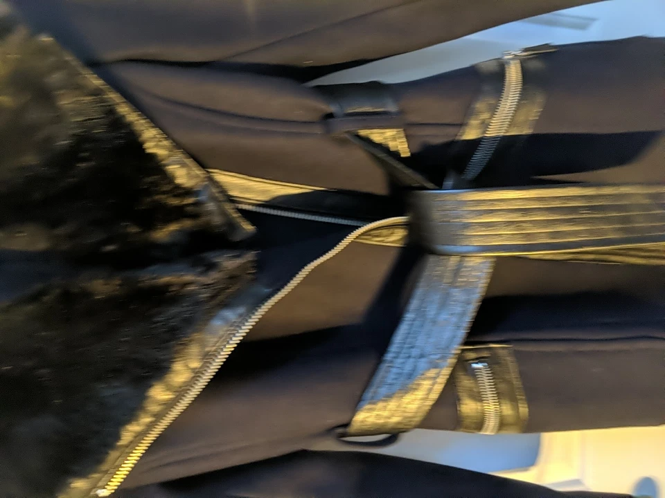 Abrigo para mujer Via Spiga 2 azul marino mezcla de lana cuello de piel sintética cinturón ribete de cuero vegano Foto 2 de 4