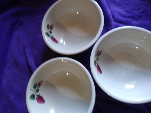 Longaberger Fruit Medley Berry 5.75 Inch- Fruit Bowls (3) Pottery - Picture 6 of 8