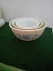 Vintage PYREX HOMESTEAD Nesting Mixing Bowls Set of 3 Tan Blue 401 403 404