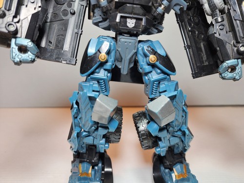 Ironhide Dark of the Moon Leader Class Road Armour Transformers 2011 - Read Desc - Picture 4 of 12
