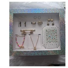 NIB Macy's - 12 Piece Holographic - Kids Gift Set