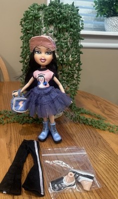 Vintage Bratz Doll Strut It Jade 2002 Doll with Clothes & Accessories Nice !
