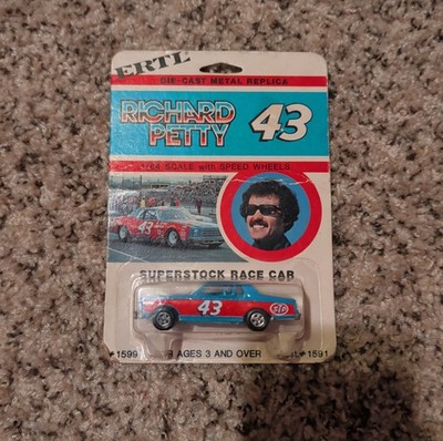 Vintage 1980 Richard Petty 1/64 Scale Ertl Super Stock Race Car #43 Diecast