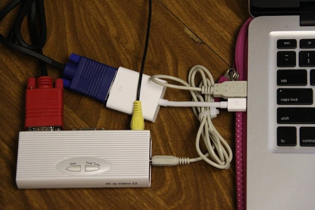 Thunderbolt Mini Display Port to VGA Cable Adapter Converter for Macbook Air Pro - Image 4 of 4