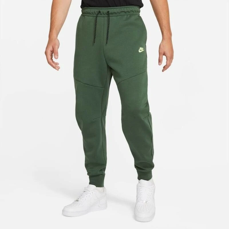 Men s Nike Sportswear Tech Fleece Tapered Joggers Size Size XL Green CU4495 337